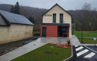 Aménagement éxtérieur d'une nouvelle mairie goudronnage Travaux publics et agricoles réalisations BMTP AGRI